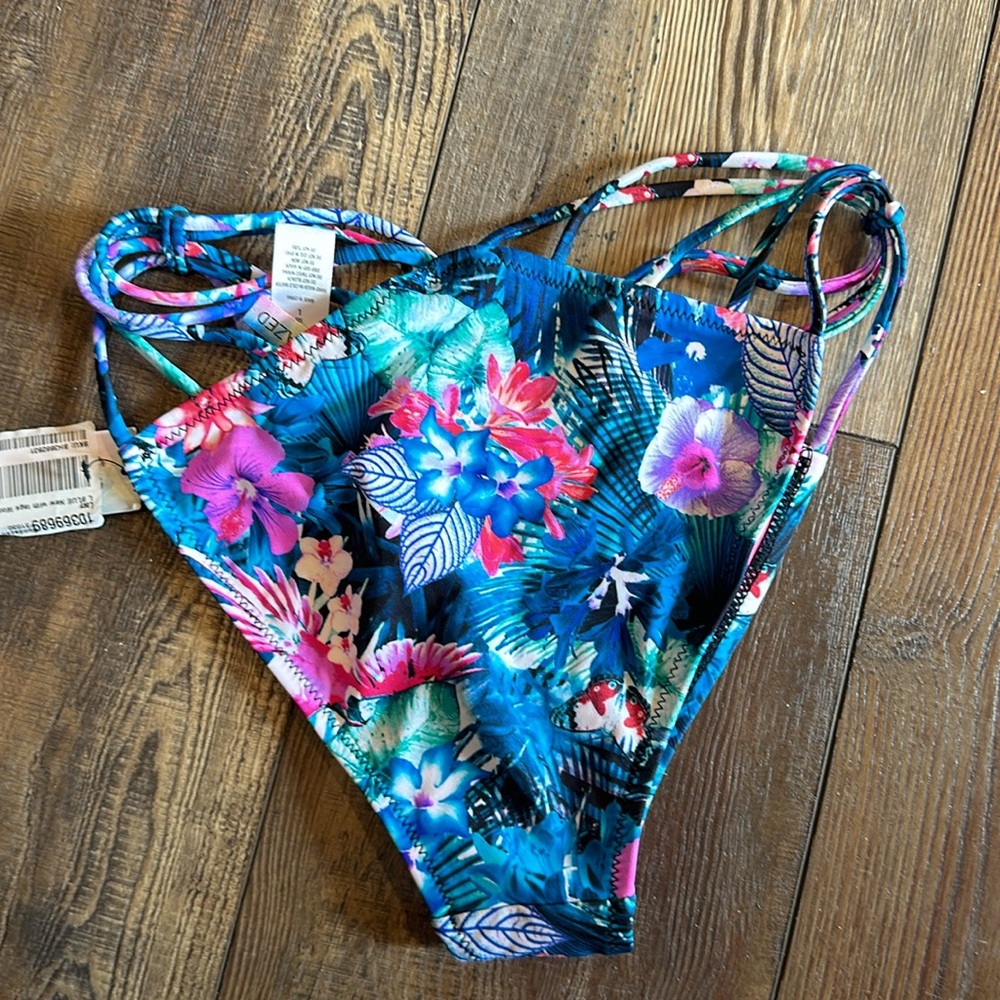 NWT - Picture 3 of 3